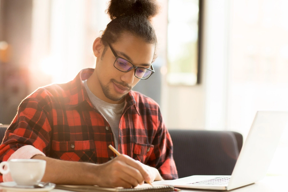 Pós-graduação, mestrado ou MBA? Qual é a melhor formação complementar para minha área?